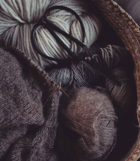 Cozy Knitting Aesthetic, Hobby Aesthetic, Knitting Art, Image Vintage, Knitting Aesthetic, Felting Wool, Knit Art, Aesthetic Dark, Types Of Yarn