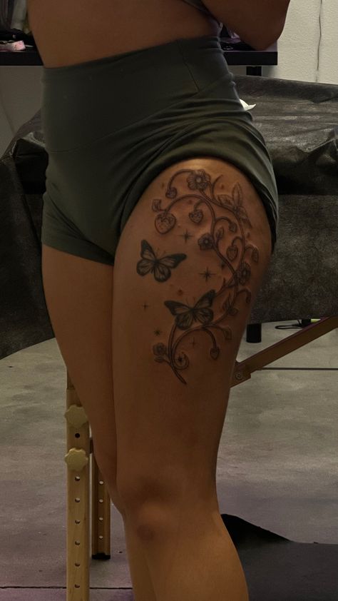 Vine Tattoos On Leg, Vines Tattoo Leg, Vine Leg Tattoo, Strawberry Vine Tattoo, Strawberry Vines, Vines Tattoo, Strawberry Vine, Vine Tattoo, Ivy Vine