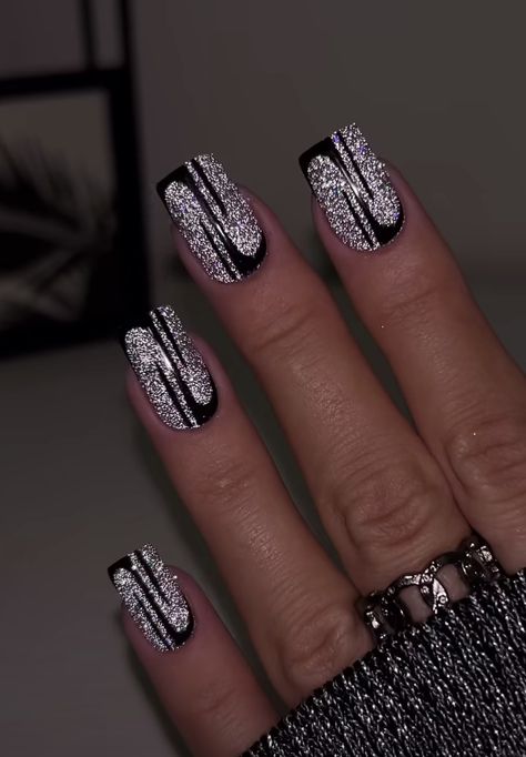 New Year’s Nails Black, New Year Nails Black And Silver, Black Rock Concert Nails, New Years Eve Nails Black And Silver, Rockstar Nails Acrylic, Rock And Roll Nails, New Year’s Eve Nails Black And Silver, Rocker Nails, Rock Star Nails