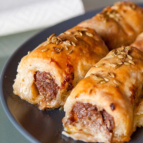 Veal Sausage Recipe, Pork Fennel, Sausage Rolls Recipe, Fennel Sausage, Sausage Roll, Savory Tart, Weekend Meals, Surry Hills, Sausage Rolls