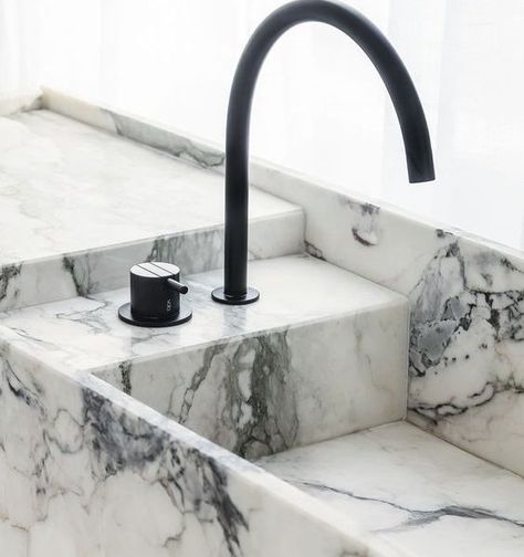 Toilette Design, Restroom Design, Marble Sink, Black Faucet, Bathroom Design Trends, Interior Minimalista, Bad Inspiration, Marble Sinks, Bathroom Design Inspiration