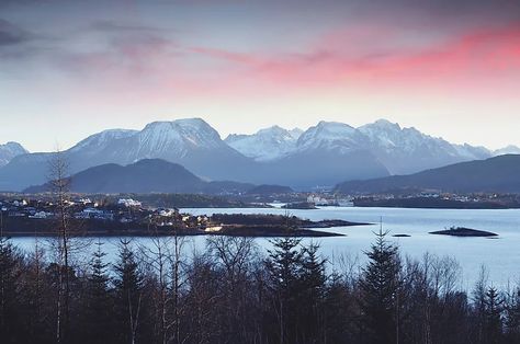 Scandinavian Mountains, Scandinavian Landscape, Glaciers Melting, Rain Shadow, Red Sunset, Mountain Photography, Northern Europe, Cross Country Skiing, North Sea