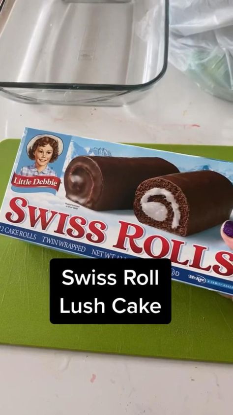 Swiss Roll Cake Recipe, Lush Cake, Roll Cake Recipe, Ice Box Cakes, Swiss Roll Cakes, Lush Recipes, Cool Whip Desserts, Desserts No Bake, Swiss Roll Cake