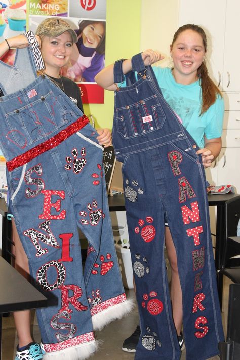 Crafty Texas Girls: DIY Spirit Overalls Overalls Spirit Week, School Spirit Overalls Ideas, Sport Day Outfit, School Spirit Outfit, Spirit Overalls, Painted Overalls, Sports Day Outfit, Homecoming Spirit, Spirit Week Outfits