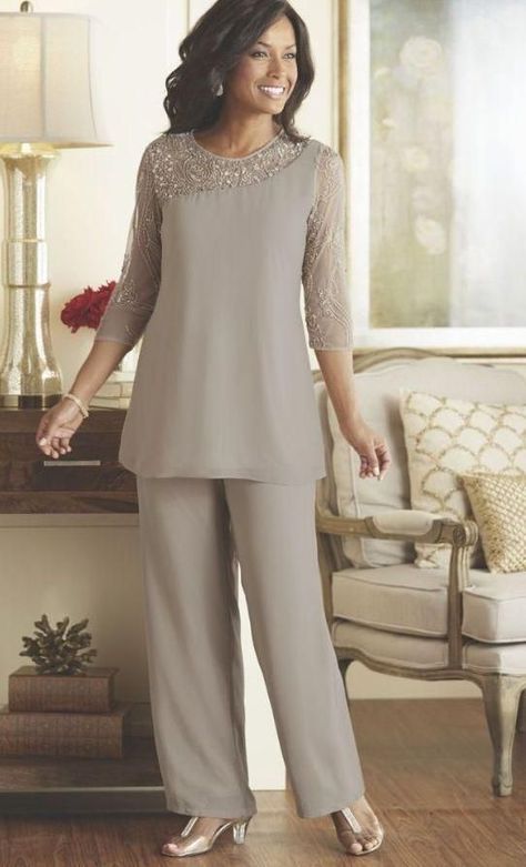 19 Fabulous Looks For The Mother Of The Bride - Pretty Designs Dress Plus Size Wedding Guest, Dressy Pant Suits, Mother Of The Bride Plus Size, Mother Of The Bride Suits, Bride Suit, Dress Pant Suit, Mother Of The Bride Dresses Long, Mother Of The Bride Gown, Pant Suits