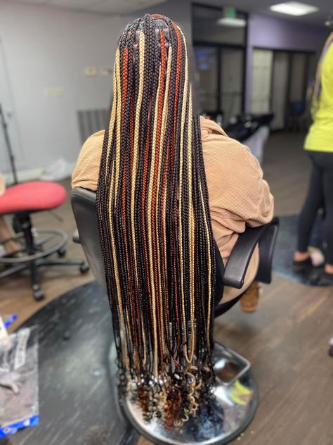 Knotless Braids With Multiple Color, Fall Color Knotless Braids, Fall Knotless Braids, Long Braided Hairstyles, Colored Box Braids, Lemonade Braids Hairstyles, Gorgeous Braids, Braided Hair Tutorial, Braided Hairstyles For Black Women Cornrows