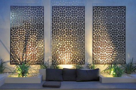 Essential Tips for Perfect Outdoor Space with Garden Wall Art modern garden wall art grail outdoor screen and wall art contemporary FPEODIU Contemporary Outdoor Wall Art, Rumah Moden, Detail Arsitektur, Outdoor Screens, Decor Studio, Garden Screening, Walled Garden, Have Inspiration, Decorative Screens