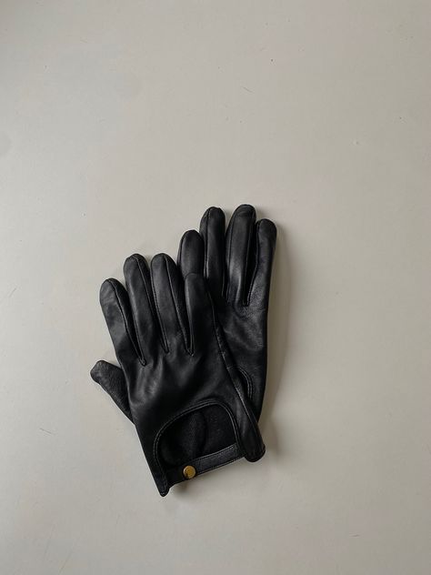 Details. Aesthetic. Outfit. Gloves. Assesories. Black Gloves Men, Aesthetic Gloves, Details Aesthetic, Gloves Men, Lab Rats, Black Gloves, Mens Gloves, Aesthetic Outfit, Leather Glove