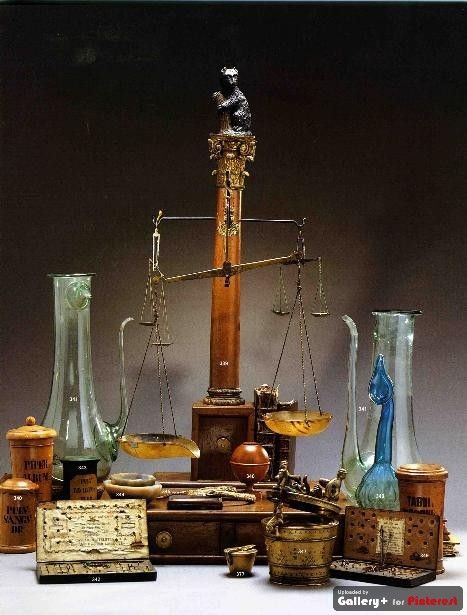 Chemistry, Alchemy ! #art Alchemy Set Up, Alchemy Station, Alchemy Tools, Alchemy Bottles, Herbalist Tools, Alchemy Set, Alchemist Laboratory, Alchemy Laboratory, Alchemist Lab