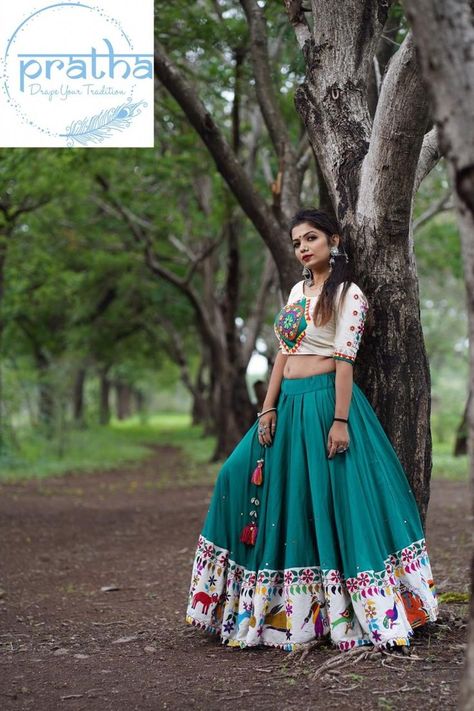 Navaratri # chaniya choli | Navratri dress, Chaniya choli designer, Dandiya dress Gamthi Chaniya Choli Designs Navratri, Gamthi Work Chaniya Choli, Gamthi Chaniya Choli, Chaniya Choli Designs Navratri, Choli Navratri, Garba Chaniya Choli, Navaratri Chaniya Choli, Dandiya Dress, Choli Blouse Design