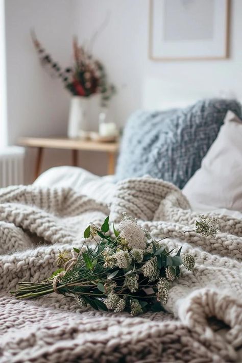 Cozy Throw Blanket on Bed Styling Tips &amp; Ideas Styling A Throw On A Bed, Throw Blanket On Bed, Blanket On Bed, Navy Blue Decor, Grey Throw Blanket, Creative Styling, Home Id, Bedroom Décor, Cozy Throw Blanket