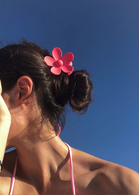 fav flower claw clip 🌺 beach outfit | summer inspiration | claw clip hairstyle | pink Fav Flower, Flower Claw Clip, Claw Clip Hairstyle, Clip Hairstyle, Clip Hairstyles, Summer Beach Outfit, Summer Inspiration, Outfit Summer, Claw Clip