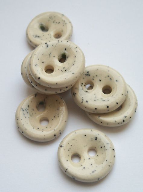 Pottery Beads, Ceramics Pottery Bowls, Ceramic Buttons, Polymer Clay Miniatures, Pottery Classes, Ceramics Projects, Fimo Clay, Button Crafts, Ceramic Jewelry