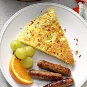 Easy Suppers, Omelets Recipe, German Potato, German Potatoes, Sage Sausage, Spicy Seasoning, Best Bacon, How To Cook Potatoes, Quick And Easy Breakfast