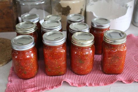 Homade Chili, Chili Sauce Recipe Canning, Chilli Sauce Recipe, Beautiful Vegetable Garden, Sweet Chilli Sauce Recipe, Homemade Chili Sauce, Sweet Chili Sauce Recipe, Ball Canning, Sauces Recipes