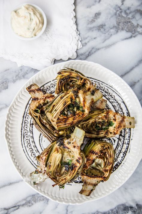 Best Artichoke Recipe, Lemon Garlic Aioli, Grilled Vegetable Recipes, Grilled Artichoke, Artichoke Recipes, Camille Styles, Garlic Aioli, Grilled Vegetables, Veggie Sides