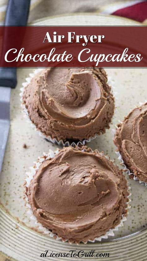 These air fryer chocolate cupcakes are super easy to make and they are the perfect serving size for you and your family! The chocolate buttercream on top pairs perfectly with this delicious air fryer chocolate cake. Air Fryer Cupcakes Recipes, Airfryer Cupcake Recipes, Air Fryer Small Cakes, Air Fryer Cupcake Recipes, Airfryer Cupcakes, Air Fryer Deserts Recipes Easy, Air Fryer Cupcake, Air Fryer Cupcakes, Ninja Cakes