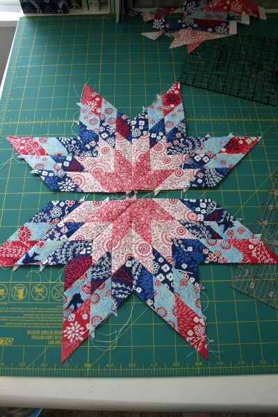 Lone Star Block tutorial - Hopeful Homemaker Lone Star Quilt Pattern, Lone Star Quilt, Medallion Quilt, Star Quilt Blocks, Star Blocks, Quilt Block Tutorial, Star Quilt Patterns, Patchwork Quilting, Star Quilts