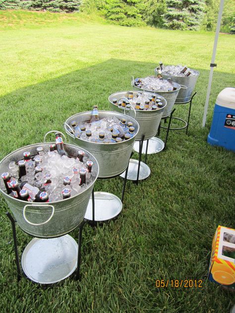 Drink Tub, Beverage Station Party, Drink Display, Backyard Reception, Beverage Tub, Future Wedding Plans, Wedding Drink, Bbq Party, Backyard Party