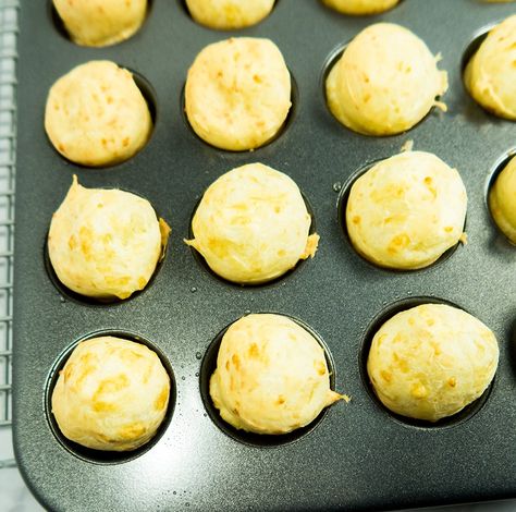 Brazillian Cheese Puffs, Brazilian Cheese Puffs, Cheese Puffs Recipe, Brazilian Cheese Bread, Pain Sans Gluten, Cheese Puffs, Gluten Free Bakery, Baked Cheese, Cheese Ball Recipes