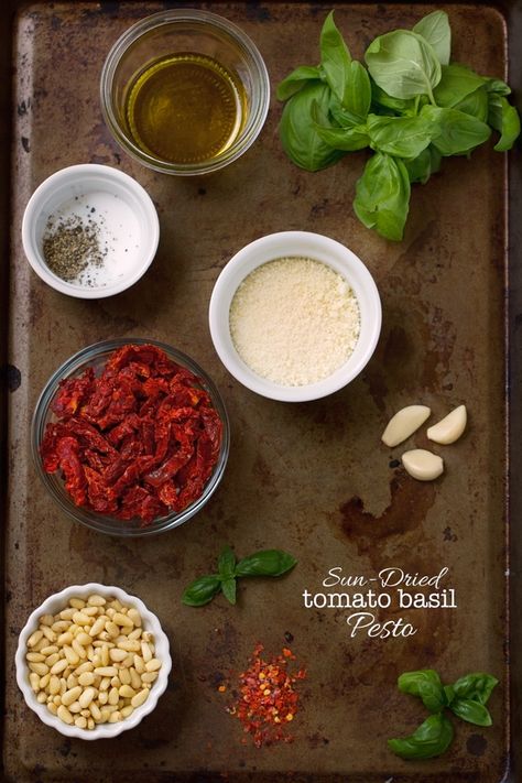 Homemade Sun-dried tomato pesto - so much more flavorful when you make it at home and cheaper too! #tomatopesto #tomatobasilpesto #pesto | Littlespicejar.com Sundried Tomato Pesto, Minestrone Soup Recipe, Mozzarella Chicken, Sundried Tomato, Tomato Pesto, Minestrone Soup, Spice Jar, Pesto Recipe, Pesto Sauce