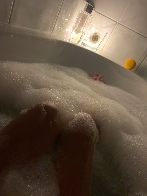 Bubble Bath Pictures, October Rain, Bath Pics, Bathtub Aesthetic, Bath Pictures, Rain Aesthetic, Bath Ideas, Foam Bath, Bath Shower