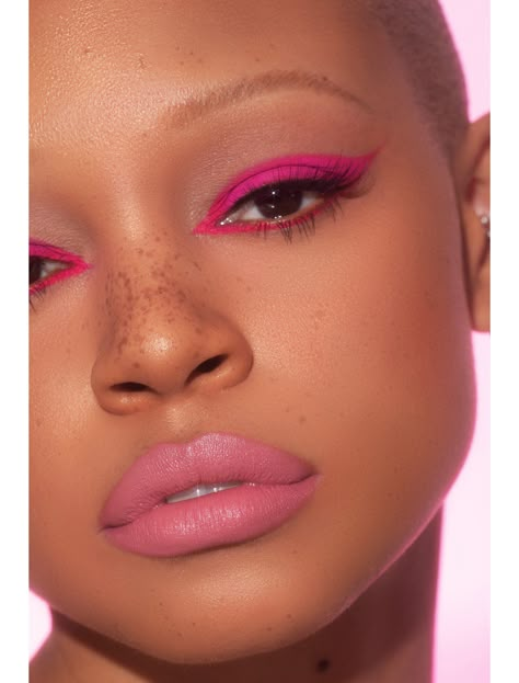 Pink Makeup Looks, Editorial Make-up, Rosa Make-up, Flirtini, Iconic Makeup, Pink Eyeliner, Mekap Mata, Drag Make-up, Moodboard Fashion