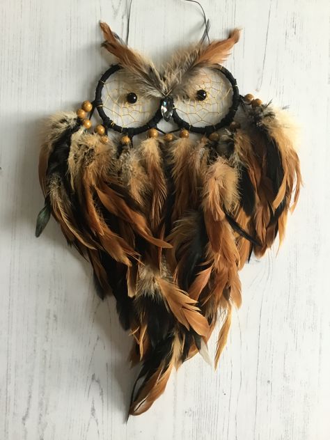 Owl Dreamcatcher, Owl Dream Catcher, Owl Tutorial, Feather Crafts Diy, Dream Catcher Decor, Owl Wall Hanging, Dream Catcher Art, Dream Catcher Craft, Woodland Art