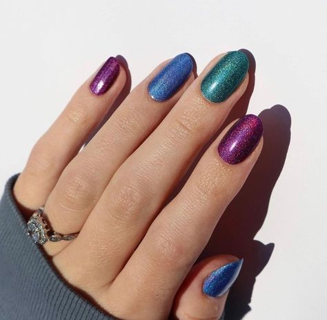 Jewel Tone Nails, Trendy Nail Colors, Trending Nail Colors, August Nails, Nail Colors Winter, Nail Jewels, Trendy Nail, Get Nails, Winter 2022