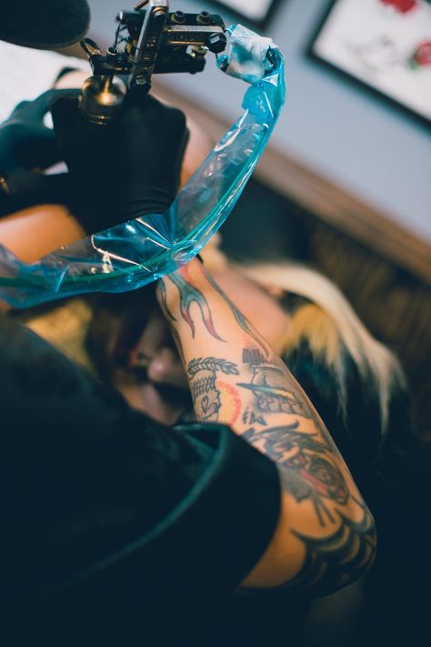 The best tattoo studios in Bali to get inked at Tattoo Allergy, Tattoo Process, Inner Arm Tattoo, Tattoo Photography, Healing Tattoo, Old Tattoos, Different Tattoos, Best Tattoo Designs, Tattoo Life