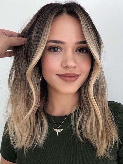 Kadeřnické Trendy, Blond Balayage, Balayage Blonde, Dirty Blonde Hair, Brown Hair Balayage, Shoulder Length Hair Cuts, Short Hair Balayage, Penteado Cabelo Curto, Brown Blonde Hair