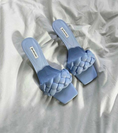 Light Blue Heels, Ocean Blue Eyes, Blue Aura, Everything Is Blue, Baby Blue Aesthetic, Lavender Aesthetic, Light Blue Aesthetic, Coastal Blue, Blue Heels