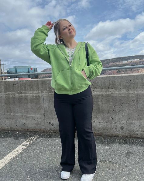 Light Green Hoodie Outfit, How To Style A Green Zip Up Hoodie, Sage Zip Up Hoodie Outfit, Light Green Zip Up Hoodie Outfit, Green Hoodie For Spring, Lime Green Hoodie Outfit, Green Zipup Hoodie Outfit Aesthetic, Green Hoodie Outfit, Green Hoodie