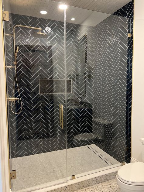 Basement Bathroom Design Ideas, Black Tiled Shower Ideas, Standing Shower Tile Ideas, Accent Wall Shower Tile, Tiled Shower Ideas Walk In, Glass Tile Shower Ideas, Dark Tile Shower Ideas, Walk In Shower Bathroom, Rain Shower Bathroom