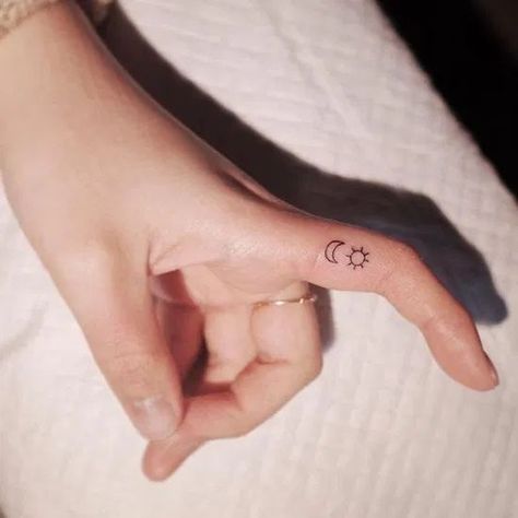 13 Adorable Small Tattoos You Can Hide Meg Tattoo, Moon Finger Tattoo, Simple Sun Tattoo, Simple Finger Tattoo, Cute Finger Tattoos, Sun And Moon Tattoo, Small Finger Tattoos, Finger Tattoo For Women, Sun Tattoos