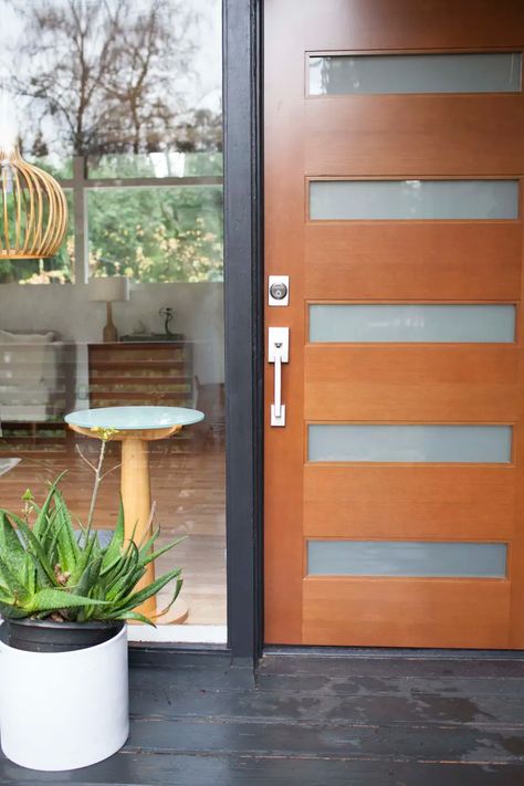 Mid Century Modern Screen Door, Midcentury Exterior Products, Mid Century Front Door, Mid Century Modern Front Door, Mid Century Modern House Exterior, Mid Century Modern Exterior, Modern Entry Door, Modern Exterior Doors, Modern Front Door