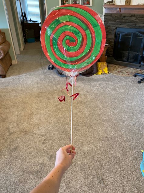 Wizard of Oz lollipop guild #wizardofoz #lollipop #lollipopguild #munchkinland #DIY Wizard Of Oz Lollipop Guild, Opening Day, Trunk Or Treat, Wizard Of Oz, Wizard, Lollipop