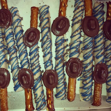 Cowboy Pretzel Rods, Baby Shower Western Theme, Pretzels With Chocolate, Stick Pretzels, Derby Food, Dipped Pretzels, Pretzel Dip, Pretzel Rods, Farm Birthday