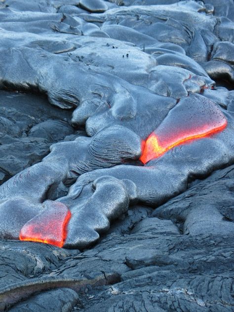 [Parque Nacional de los Volcanes de Hawaii: Lava] » Hawaii Volcanoes National Park: Lava Erupting Volcano, Hawaii Volcanoes National Park, Hawaii Volcano, Volcano National Park, Lava Flow, Big Island Hawaii, Hawaii Island, Natural Phenomena, Hawaii Travel