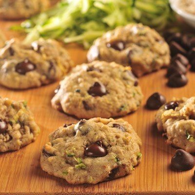 Zucchini-Oat Dark Chocolate Chip Cookies Nestle Chocolate Chip Cookies, Oat Chocolate Chip Cookies, Zucchini Cookies, Dark Chocolate Chip Cookies, Cookies With Chocolate, Dark Chocolate Cookies, Chip Cookie Recipe, Dark Chocolate Chips, Cookies Recipes Chocolate Chip