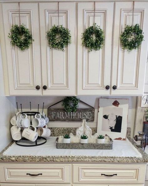 Wreaths on ribbons to decorate cabinets! Dapur Rustic, Banquette Design, Rustic Farmhouse Kitchen Cabinets, Farmhouse Kitchen Cabinets, Kitchen Cabinets Decor, Coffee Talk, Farmhouse Kitchen Design, Rustic Farmhouse Kitchen, Kitchen Cabinets Makeover