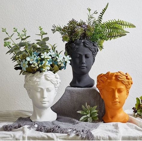 23 Design Items Your Guests Will Want to Steal / Bright Side Greek Goddess Statue, Greek Flowers, Cheap Vases, Cement Vase, Head Vases, European Sculpture, Flower Pot Garden, Head Planters, Goddess Statue