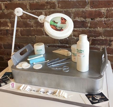 Esthetician station cake #bcakeny Esthetician Cupcakes, Esthetician Graduation Party, Skin Care Cake Design, Esthetician Cake Ideas, Esthetician Cake, Esthetician Graduation Party Ideas, Esthetician Graduation, Becoming An Esthetician, Master Esthetician