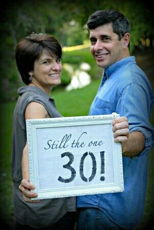 First Anniversary Pictures, Anniversary Photographs, Summer Family Pictures, Homemade Wedding Gifts, Still The One, 25th Anniversary Party, Homemade Anniversary Gifts, Anniversary Photography, Maternity Photography Couples