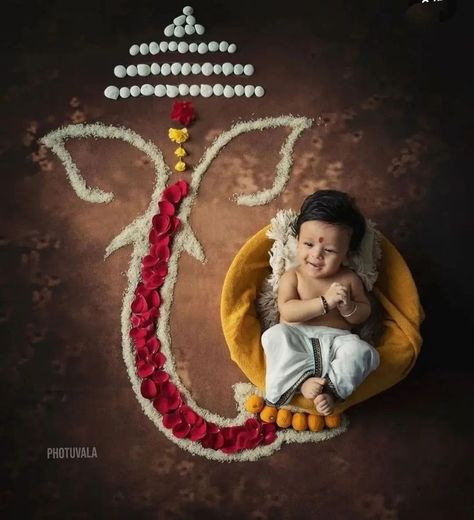 Indian Newborn Photography, Shravan Month Baby Photoshoot, Ganapati Theme Baby Photoshoot, Ganpati Baby Photoshoot, New Born Baby Boy Dresses Ideas, Baby 3 Month Photoshoot, Birthday Decorations At Home For Kids, Ganpati Baby Photoshoot Ideas, Gudi Padwa Baby Photoshoot