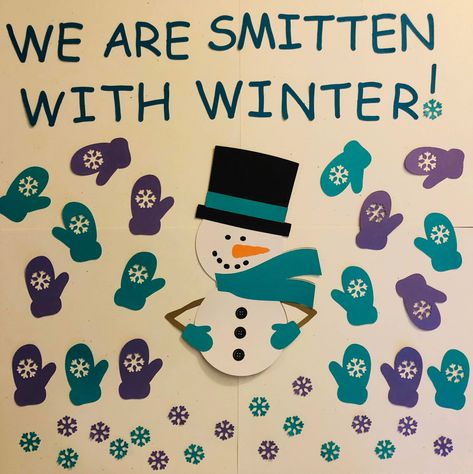 Winter Classroom Decor, Winter Classroom Decorations, November Bulletin Boards, Winter Bulletin Board, Winter Classroom Activities, Christmas Bulletin Boards, January Bulletin Boards, Cute Bulletin Boards, Winter Bulletin