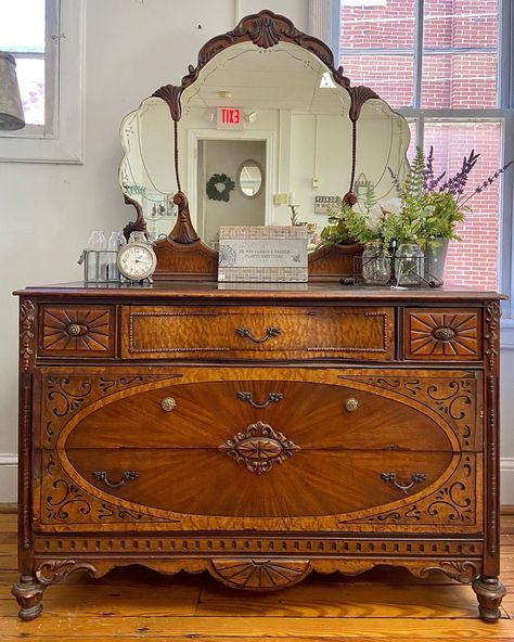 Vintage Home Decor • Frederick on Instagram: “Isn’t she lovely? Stunning dresser with ornate inlay design is a beauty even with its imperfections. The wood booking in the center only adds to it’s beautiful design. Possibly walnut or mahogany. Art nouveau dresser. Art Nouveau Dresser, Wooden Dresser Vintage, Aesthetic Dresser Decor, Big Dresser, Art Nouveau Bedroom, Unpainted Furniture, Free Standing Kitchen Cabinets, Dresser Decor Bedroom, Antique Dressers