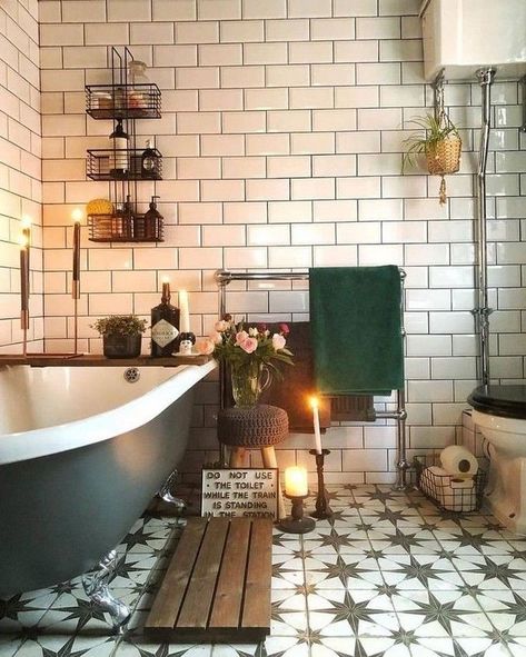 Baie Vintage, Makeover Kamar Mandi, Cozy Bathroom, Bad Inspiration, Bright Homes, Design Del Prodotto, Style At Home, Beautiful Bathrooms, Bohemian Home