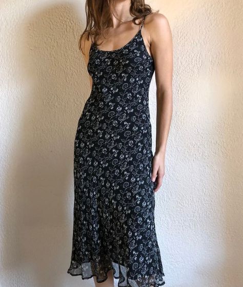 Slip Dress Outfit Aesthetic, 90s Slip Dress Outfit, Vintage Slip Dress Outfit, 90s Slip Dress, Slip Dress Outfit, Floral Black And White, Vintage Slip Dress, Floral Slip Dress, Fits Inspo