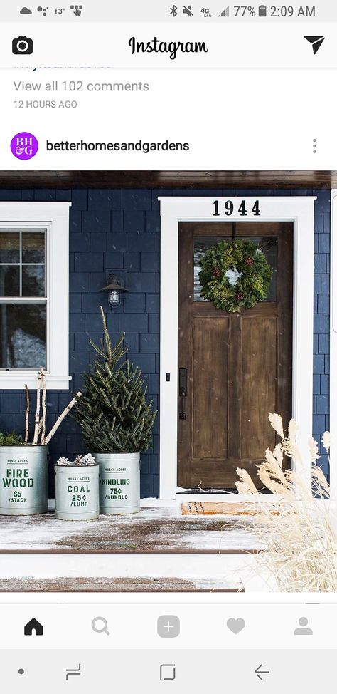 Dark Gray Blue Exterior House Colors, Dark Navy House Exterior, Dark Blue Exterior, Lakehouse Exterior, Dark Blue House Exterior, Dark Blue Houses, House Redo, Paint Inspo, Blue Exterior